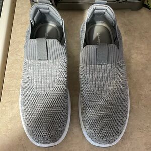 Tommy Bahama Slip on Sneakers